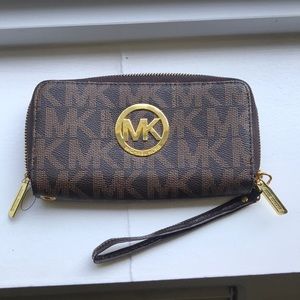 Michael Kors wristlet